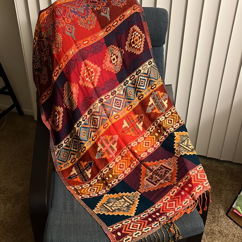 Beautiful Artisanal Zapotec Shawl, REVERSIBLE
